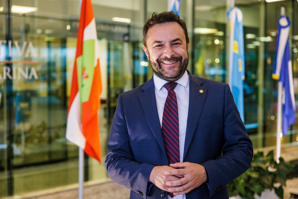 Deputado Marcius Machado quer que Santa Catarina aplique a proteína laminina para o tratamento de tetraplégicos