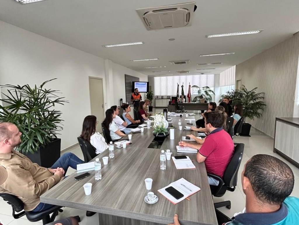 Reunião fortalece ações da Defesa Civil no município de Abdon Batista