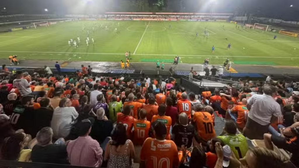 Santa Catarina Clube é punido com perda de mandos e multa após confusão e denúncia de racismo no Catarinense