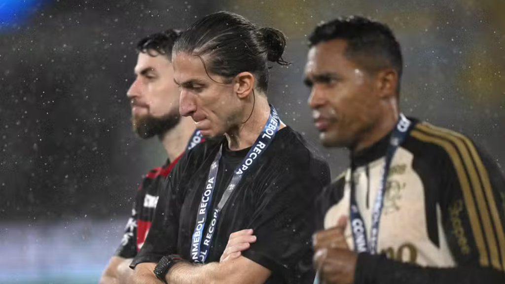 Pressão cresce no Flamengo após derrota para o Lanús e amplia crise no início da temporada