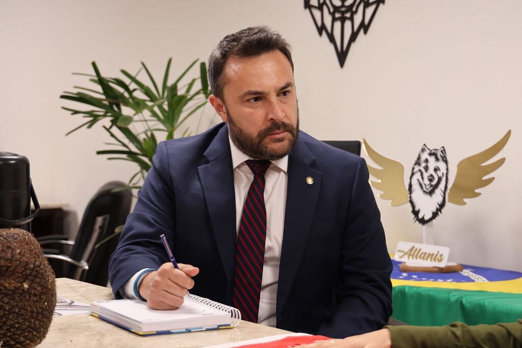 Maus-tratos aos animais podem ter punição triplicada com projeto de Marcius Machado