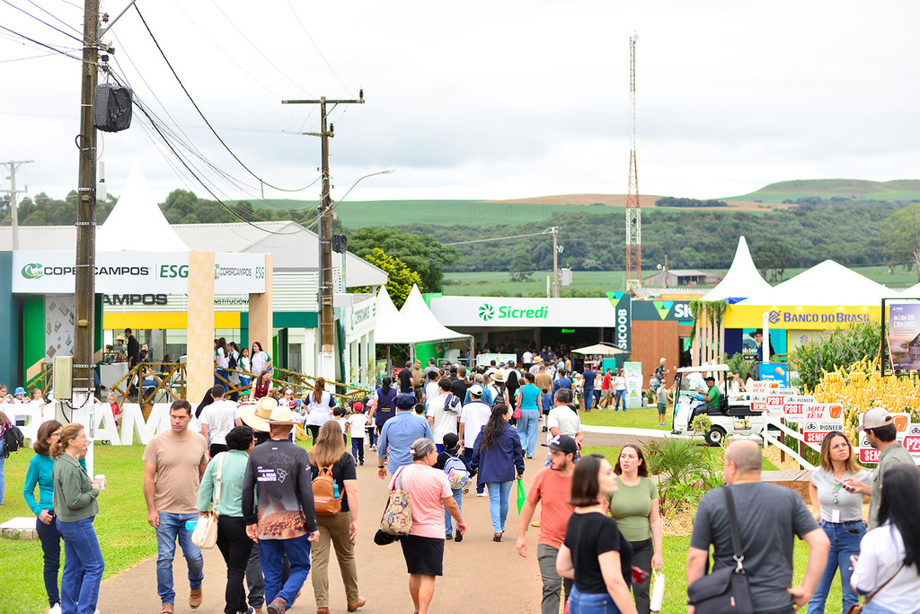 Grande público e palestra de Richard Rasmussen marcam o terceiro dia do Show Tecnológico Copercampos