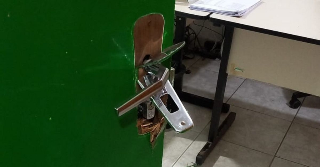 Celulares, tablets e outros equipamentos são furtados de escola em Salete