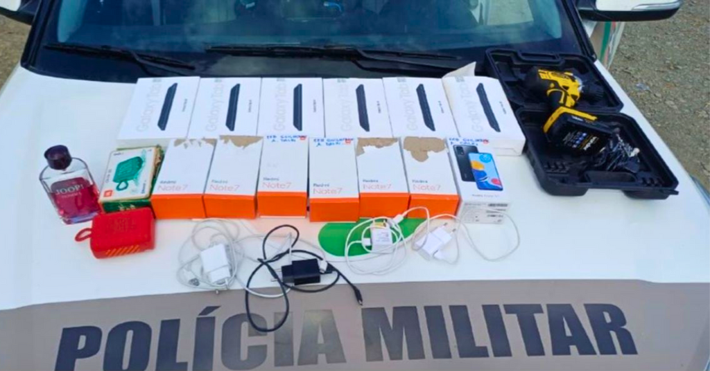 Operação da PM recupera eletrônicos furtados em escola de Salete; dois adultos são presos