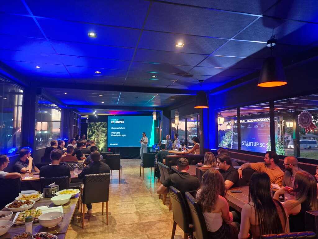 Meetup Startup SC destaca Inteligência Artificial e crescimento estratégico