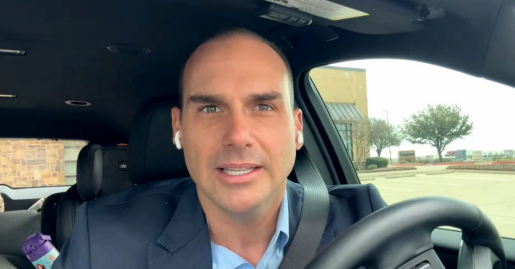 Sem citar STF ou Lula, Eduardo Bolsonaro aponta Flávio como chave para anistia em ato na Paulista