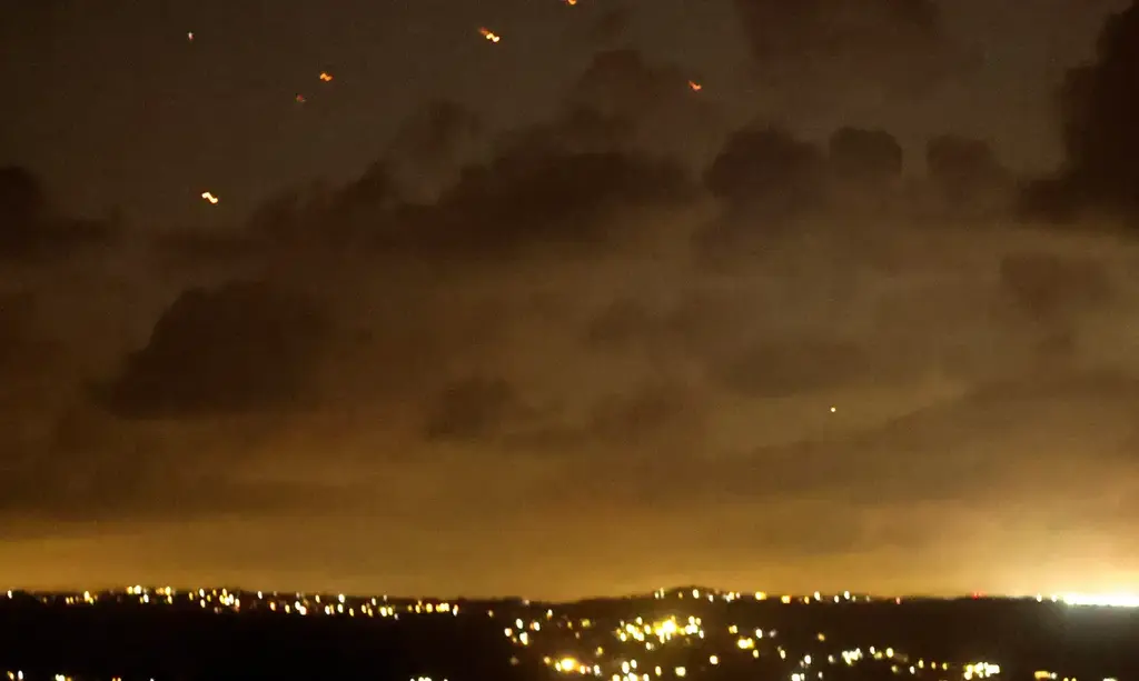 Guerra no Oriente Médio tem mais bombardeios e mortes neste domingo