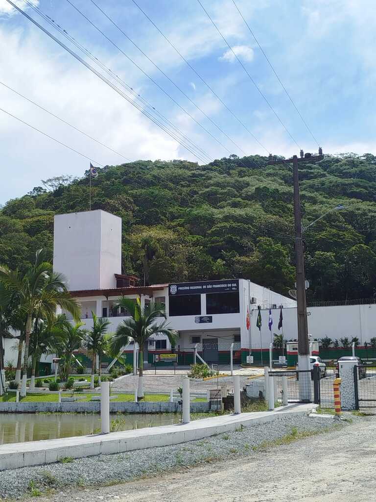 ARAQUARI – Polícia Civil prende homem condenado a 23 anos de prisão por estupro de vulnerável em Araquari