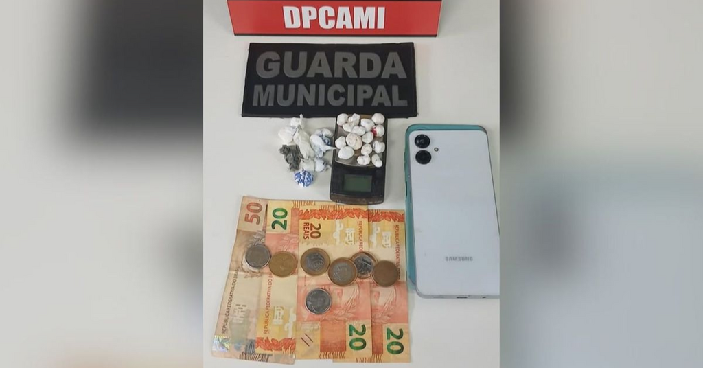 Adolescentes são detidos com cocaína e dinheiro em praça no Centro de Rio do Sul