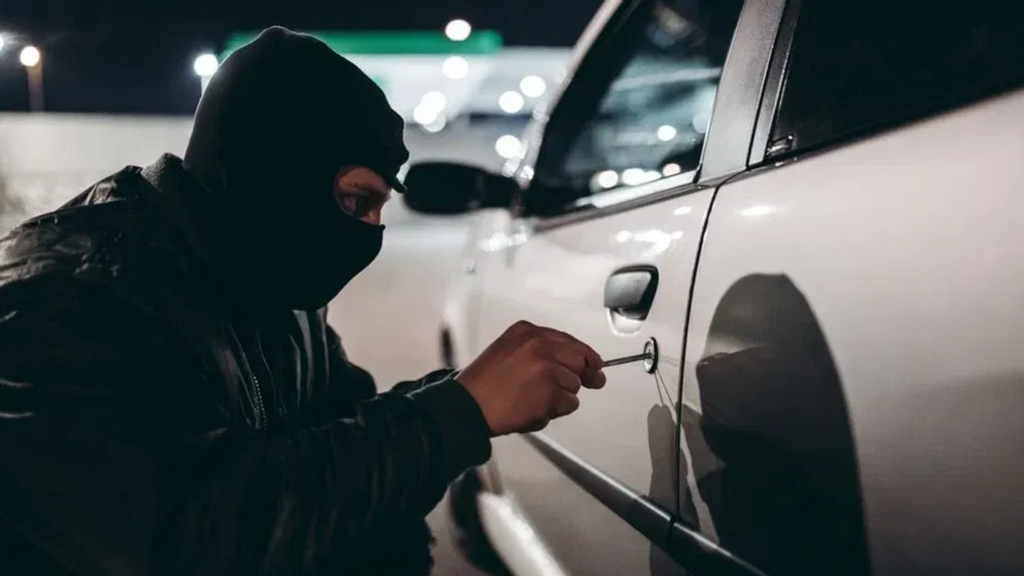 Foto: iStock - Trabalhador deixa carro no pátio pela manhã e descobre furto à noite no Araçatuba
