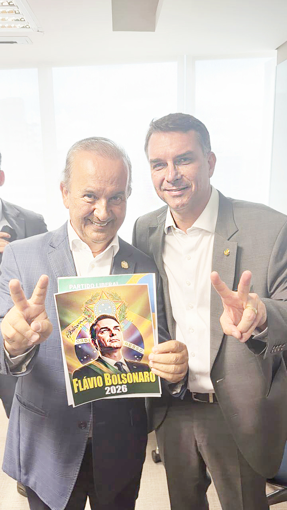 Governador Jorginho Mello recebe Flávio Bolsonaro para agenda em Santa Catarina
