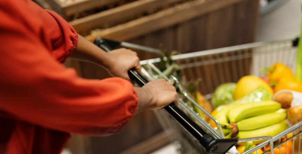 Cesta básica fica 3,54% mais barata em Joinville, aponta Procon