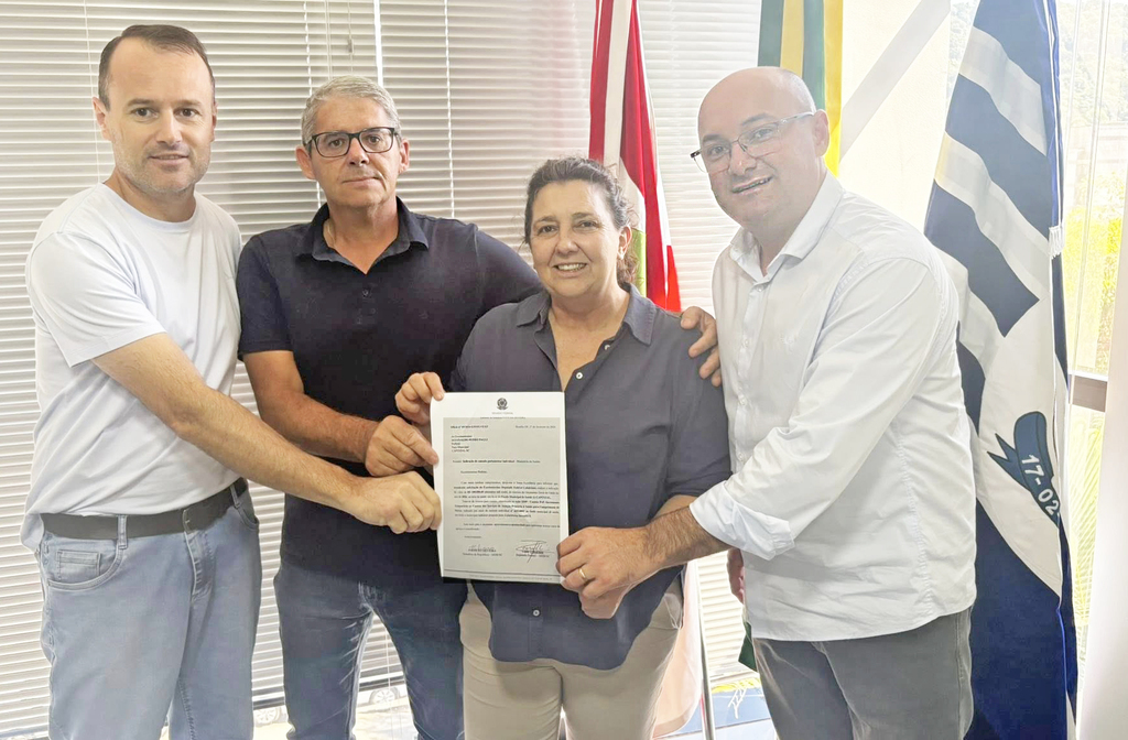 Vereadores Jair e Dalva entregam emenda; Prefeito Interino Kelvis e Secretário Rafael recebem recurso para a Saúde