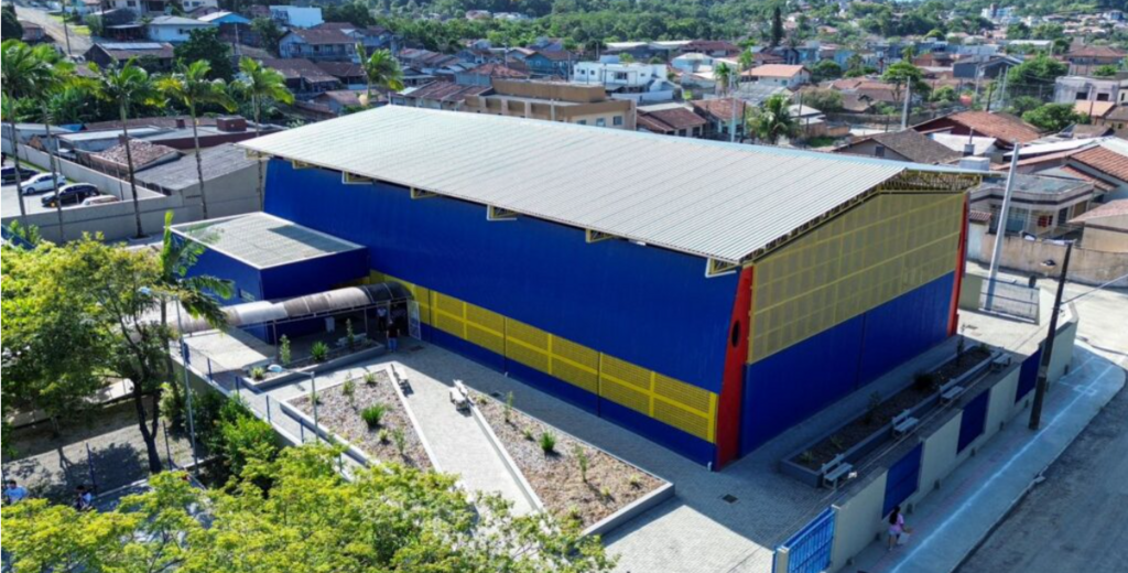 Com investimento histórico, Joinville inaugura 13ª quadra coberta em cinco anos