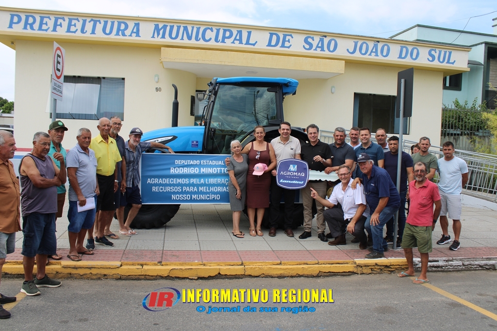 DEPUTADO RODRIGO MINOTTO ENTREGA TRATOR AGRÍCOLA 0KM PARA AGRICULTURA DE SÃO JOÃO DO SUL