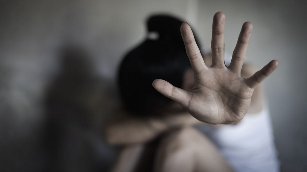 Violência contra mulheres cresce no Brasil e média chega a 12 vítimas por dia, aponta relatório