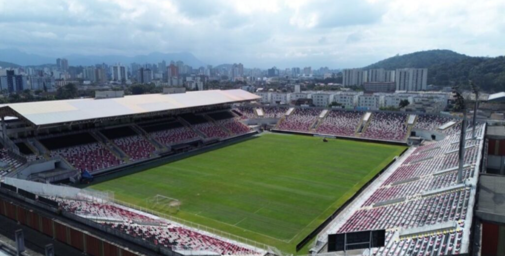 Troca de gramado da Arena Joinville é adiada a pedidos do JEC