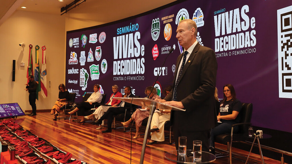 Tribunal de Contas de Santa Catarina  de SC assina Acordo Interpoderes para o enfrentamento ao feminicídio em Santa Catarina