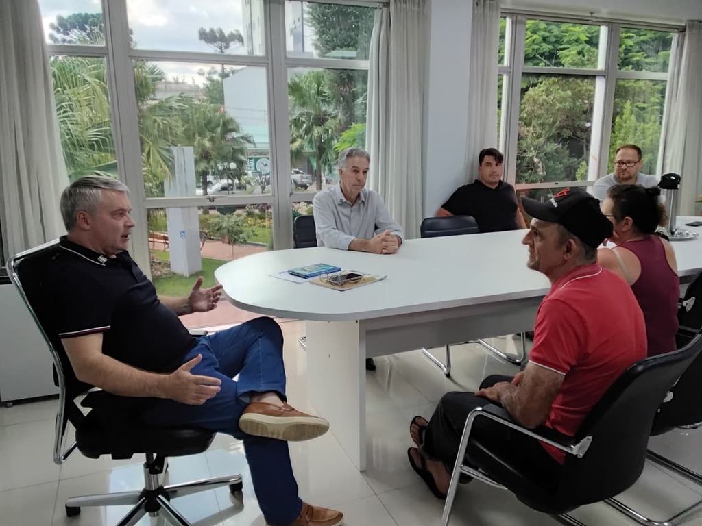 Fale com o Prefeito atende 38 pessoas e recebe demandas da comunidade
