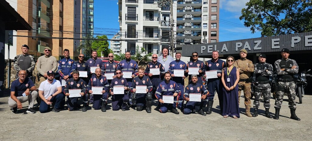 PRIMEIRA TURMA DO CURSO DE MOTOLÂNCIA DO SAMU É FORMADA EM SANTA CATARINA