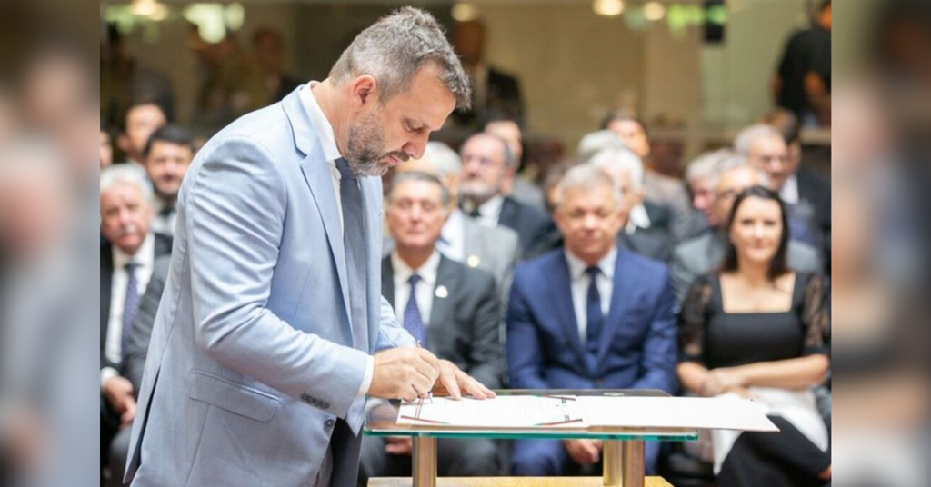 Alinhado com o governo, secretário Jerry Comper admite possibilidade de deixar o MDB