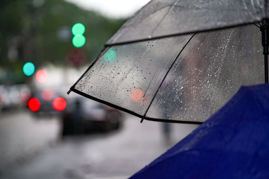 Semana começa com chuva e temporais isolados em Santa Catarina; temperaturas voltam a subir até sexta-feira