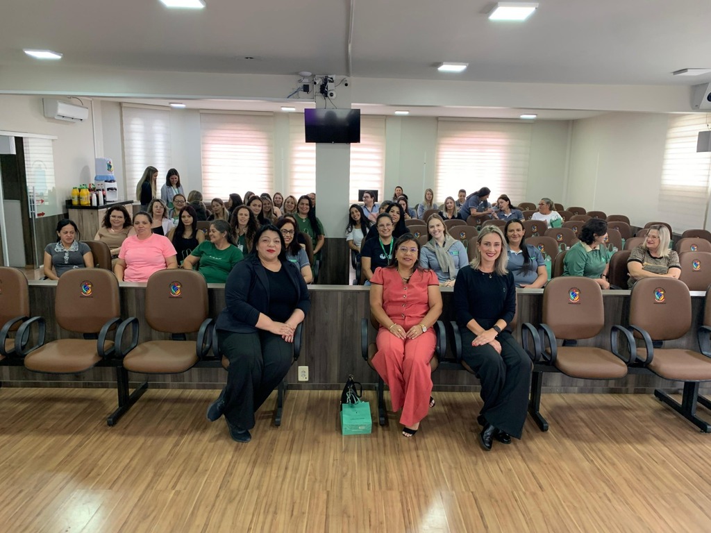 Servidoras municipais participam de homenagem ao Dia da Mulher