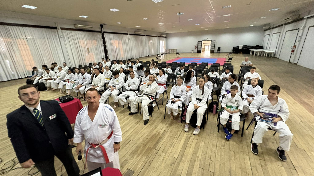 Federação FECAKI SC, promove Curso e Credenciamento de Árbitros e Técnicos