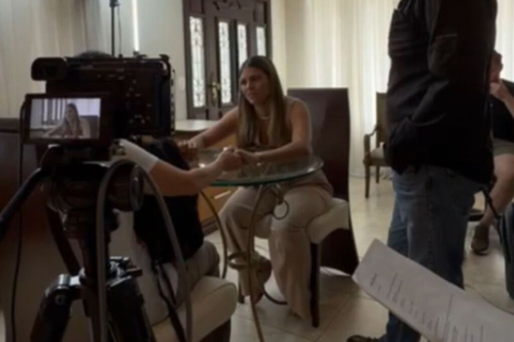 Catarinense Edilaine Florêncio Dariva supera depressão, lança livro e integra elenco de nova novela da Record