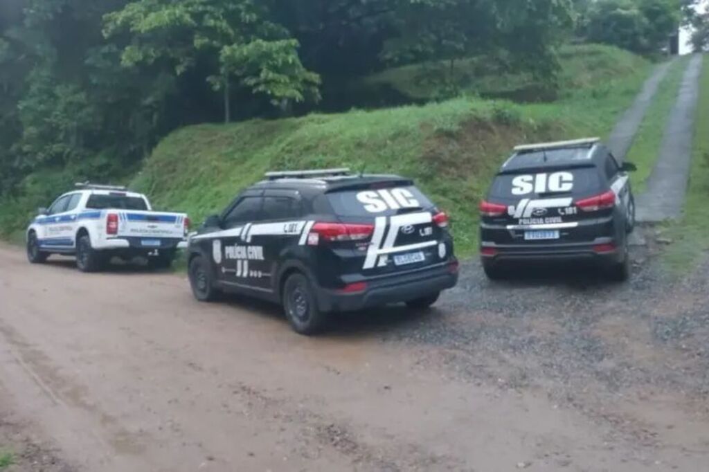 Foto: Polícia Civil, Divulgação - Morador de Timbó é preso em flagrante por armazenar material pornográfico infantil