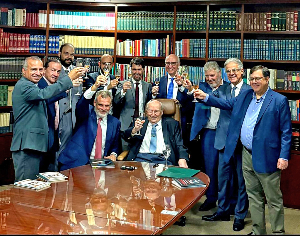 Jurista Ives Gandra toma posse na Academia Nacional de Direito Desportivo