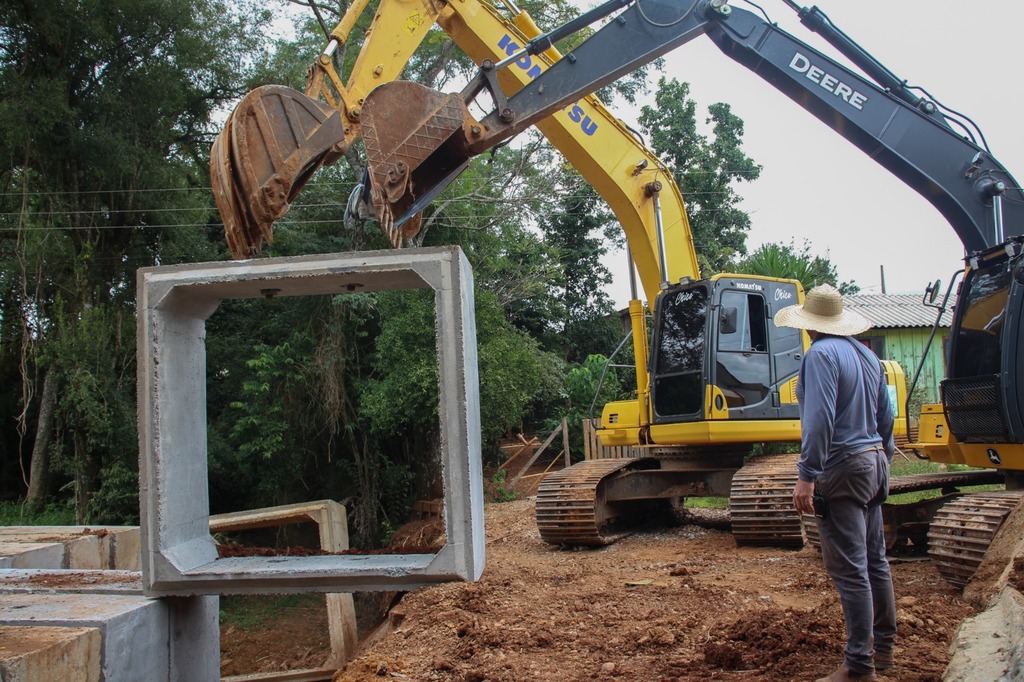Obra da ponte na Rua Amantina de Morais segue a todo vapor em Zortéa