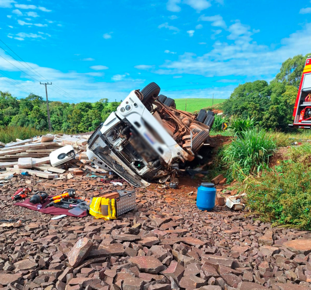 Acidente de trânsito é registrado na BR 163 em Guarujá do Sul