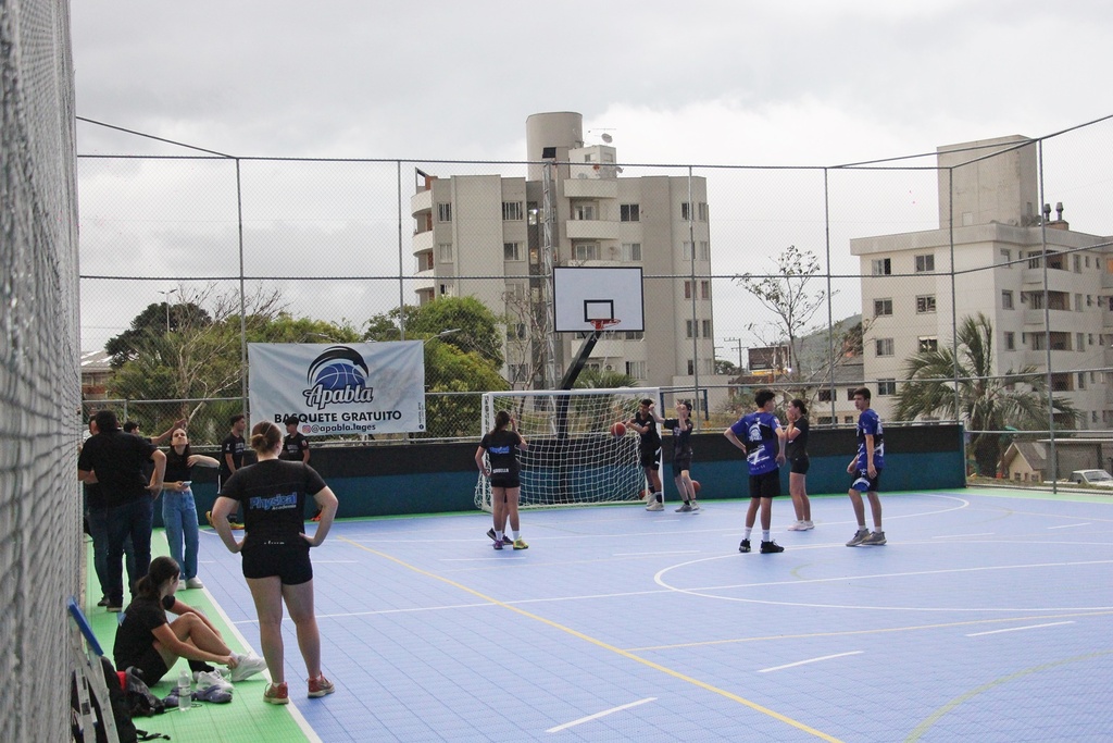 Apabla Lages leva treinos de basquete para quadra poliesportiva da Praça 8 de Março