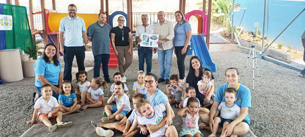 PREFEITO, VEREADOR E SECRETÁRIOS DE CAPINZAL PARTICIPAM DA ENTREGA DE ORDEM DE SERVIÇO DA OBRA DE ACESSIBILIDADE NO CMEI CONQUISTANDO MEU ESPAÇO