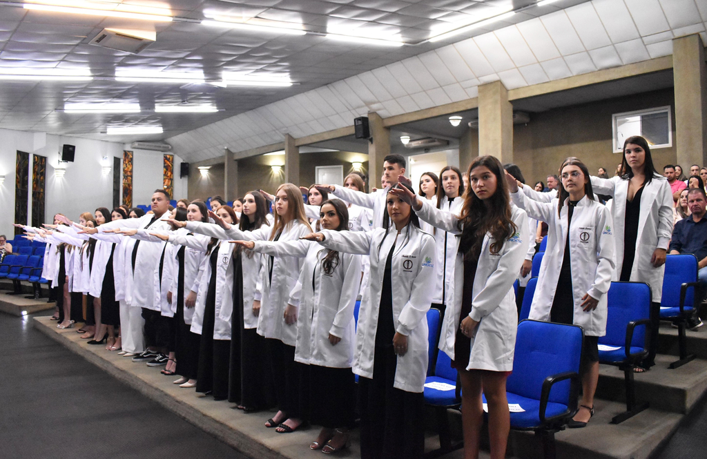 Curso de Odontologia da Unoesc Joaçaba realiza a Cerimônia do Jaleco