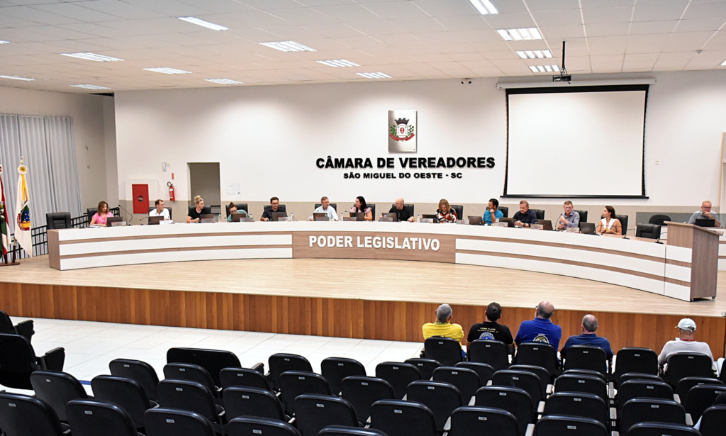 Câmara aprova ampliação de vagas para arquitetos, engenheiros, fiscais, professores e auxiliares de creche