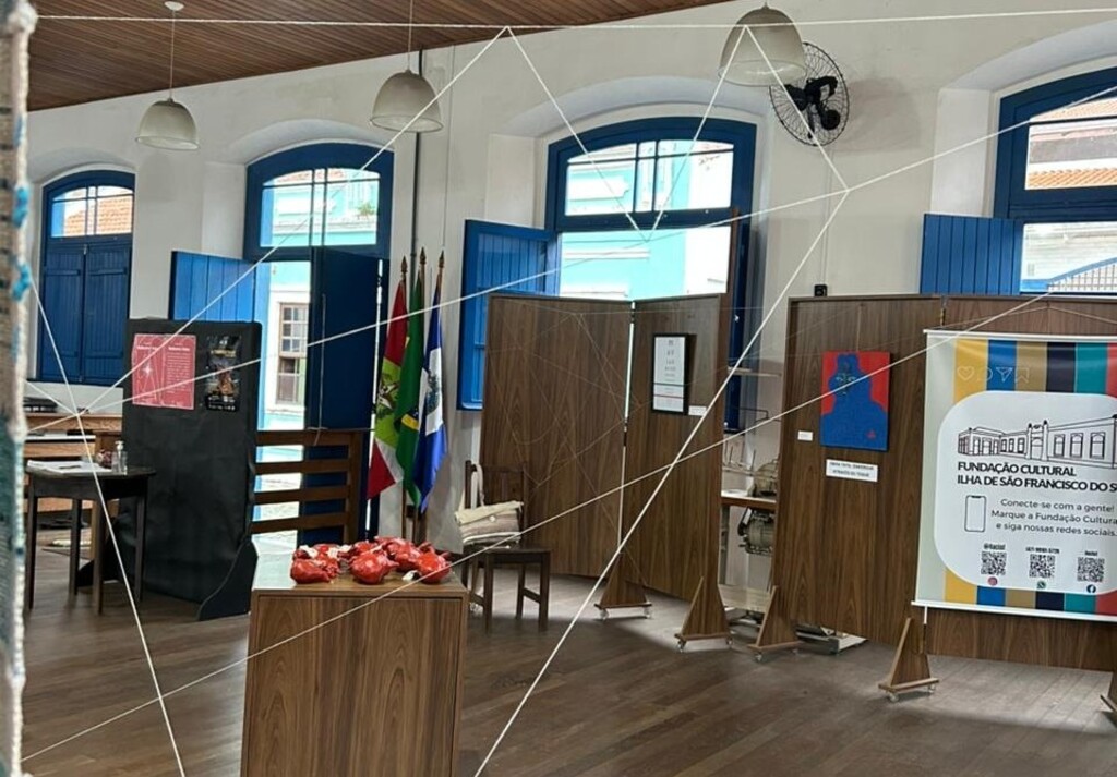 Exposição coletiva aborda o tema mulheridade em São Francisco do Sul