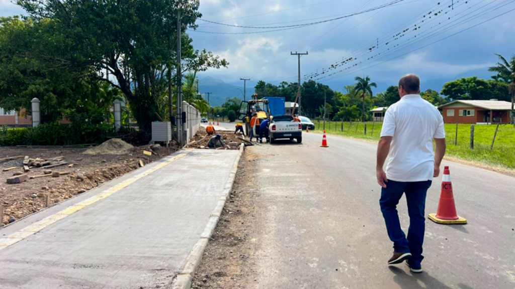 PREFEITO DE MAMPITUBA BETO ROLDÃO REALIZA VISTORIA  EM OBRAS NO CENTRO DO MUNICÍPIO