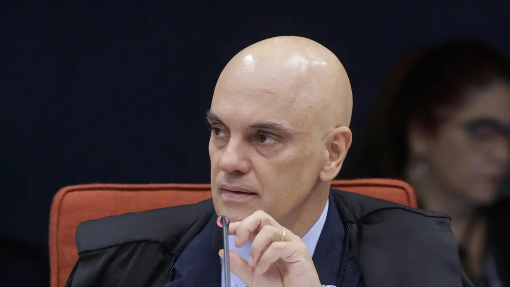 Moraes rejeita pedido para visita de assessor do governo Trump a Bolsonaro na prisão