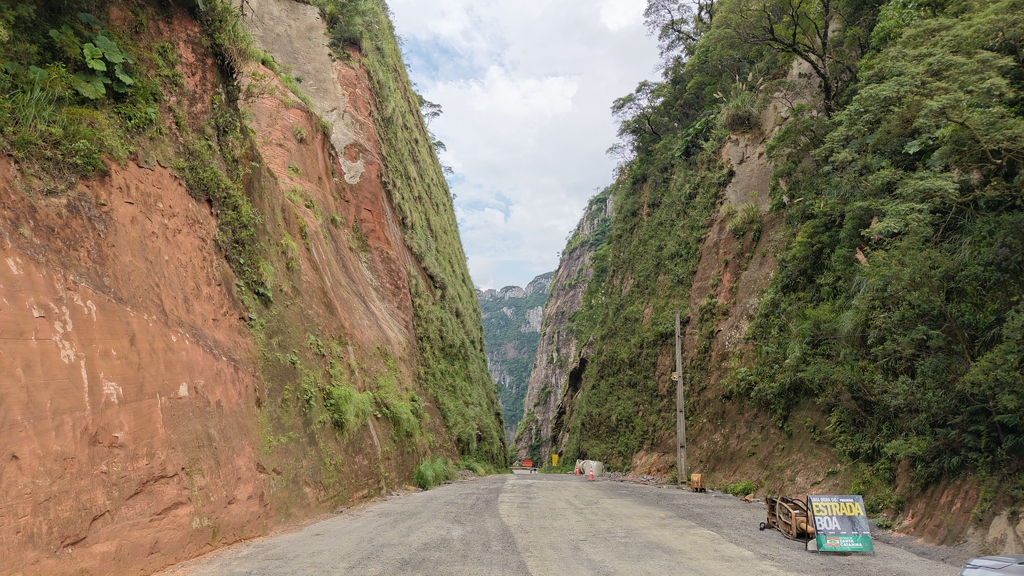 Estrada Boa: obras na Serra do Corvo Branco chegam a 60% de execução