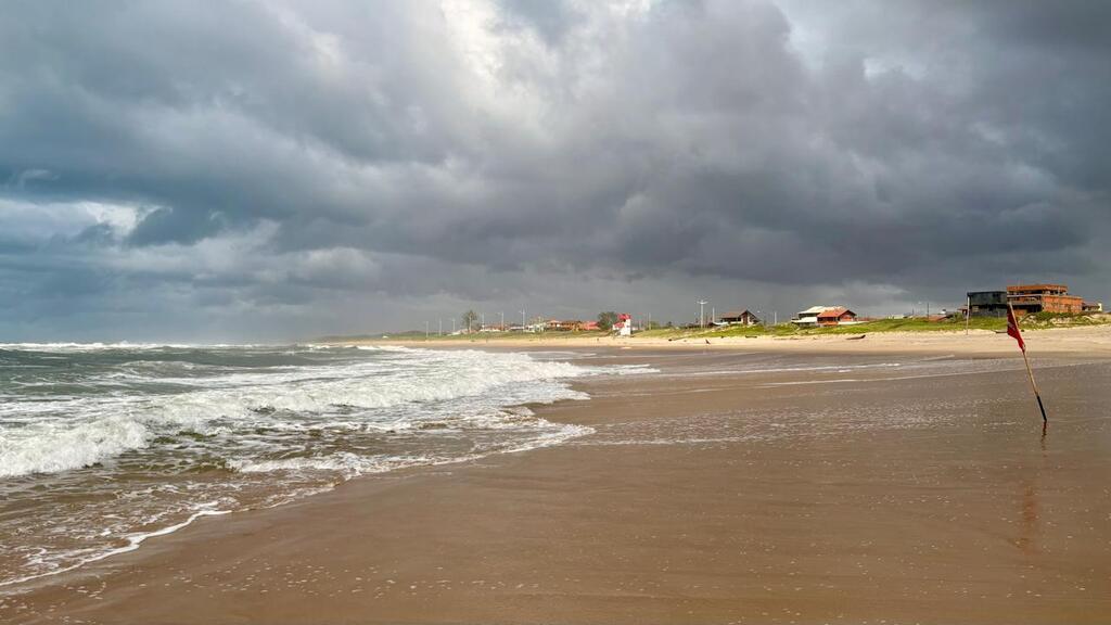 Fim de semana será de sol e calor em Santa Catarina, com chance de pancadas isoladas de verão