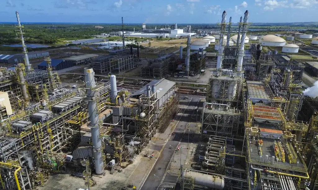 Petrobras reajusta preço do diesel em R$ 0,38 por litro