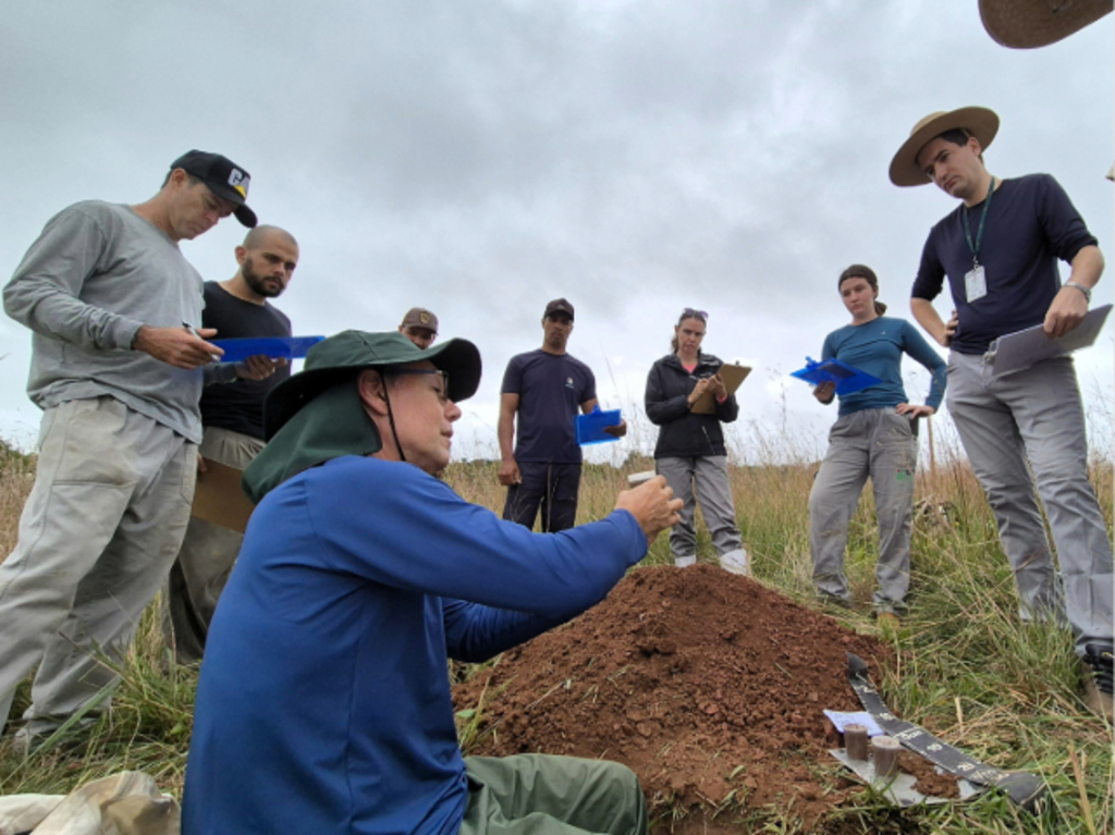 Epagri de Lages realiza método em que o produtor é protagonista na avaliação do solo da propriedade