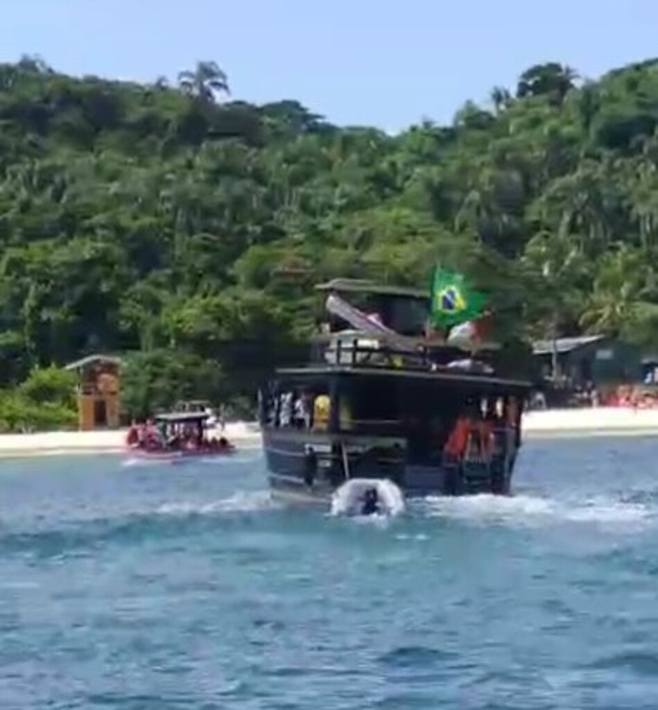 Homem sofre mal súbito e morre em embarcação na Ilha do Campeche, na tarde de domingo, dia 15