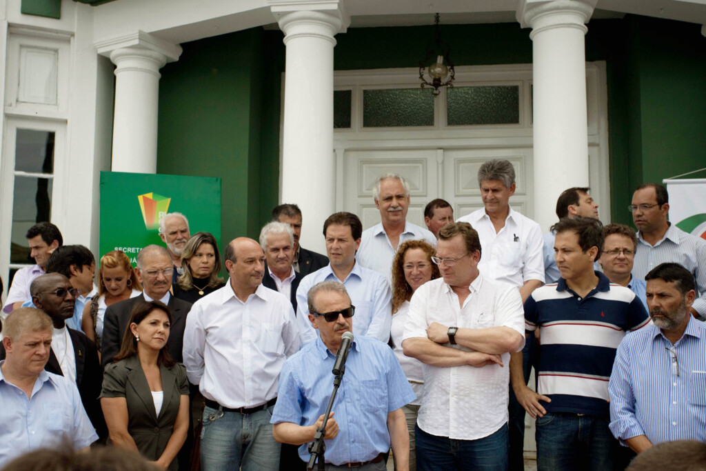 Tarso Genro inaugura Inspetoria Veterinária em Bagé