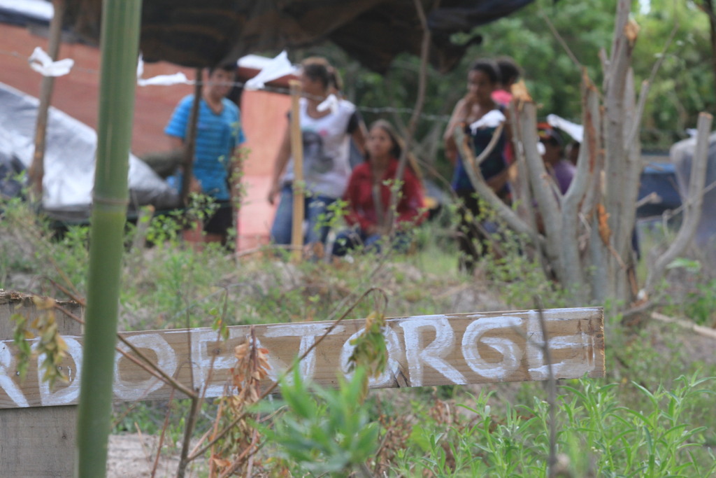 Famílias que invadiram área do Mapa ganham um novo prazo para sair do local