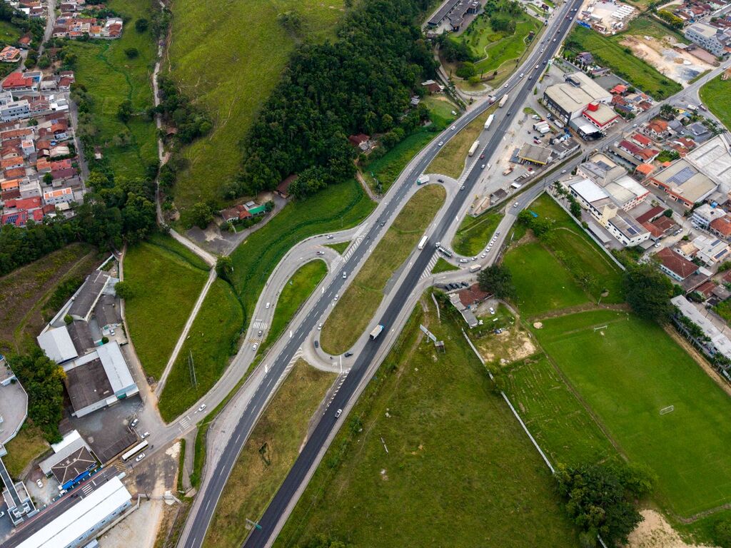 Em Brusque, governador Jorginho Mello assina ordem de serviço para construção do viaduto do Limoeiro