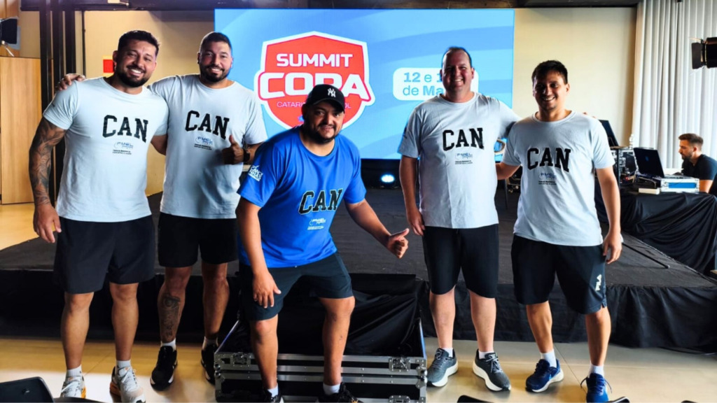 Equipe da FMEL participa de capacitação visando qualificar as equipes de Canoinhas para as competições de voleibol