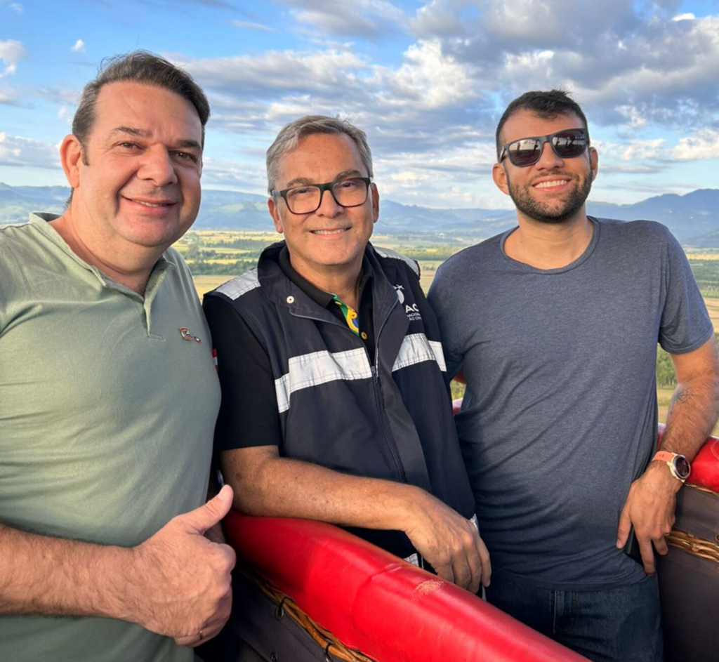 PRAIA GRANDE RECEBE REPRESENTANTES DA ANAC DURANTE FESTIVAL DE BALONISMO